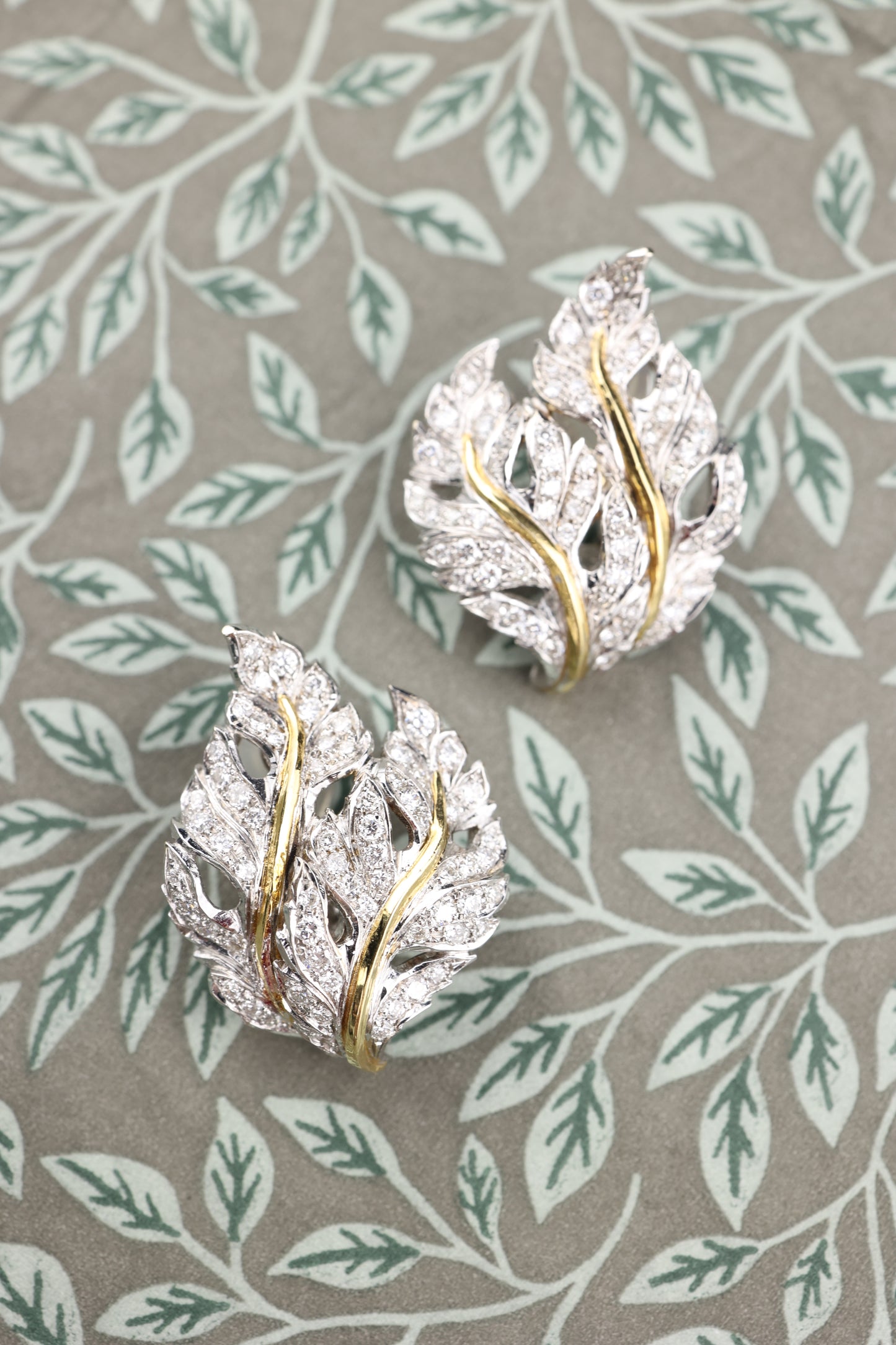 Buccellati, 18K Gold Diamond Leaf Earrings
