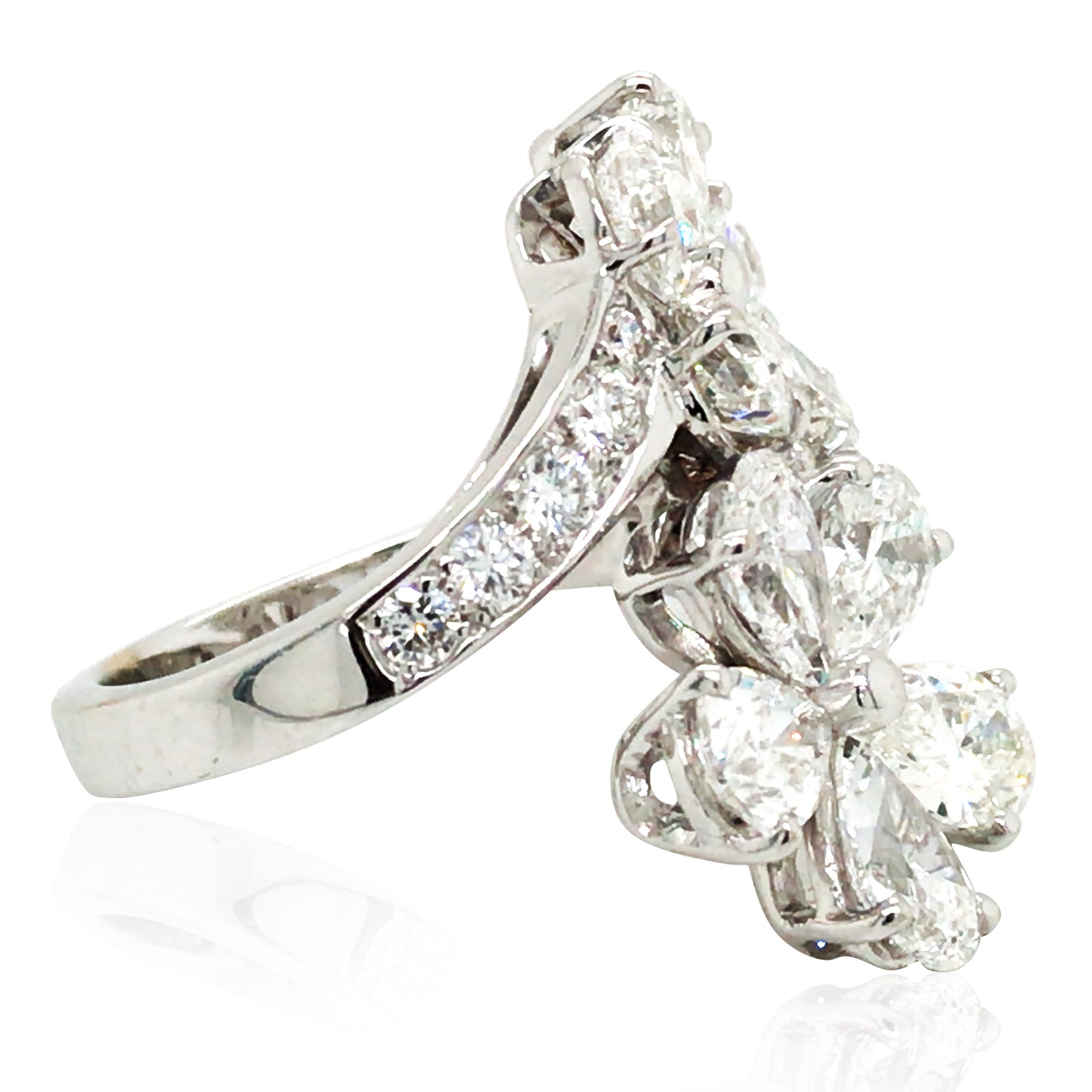 Bvlgari, 18K Gold Diamond Flower Ring