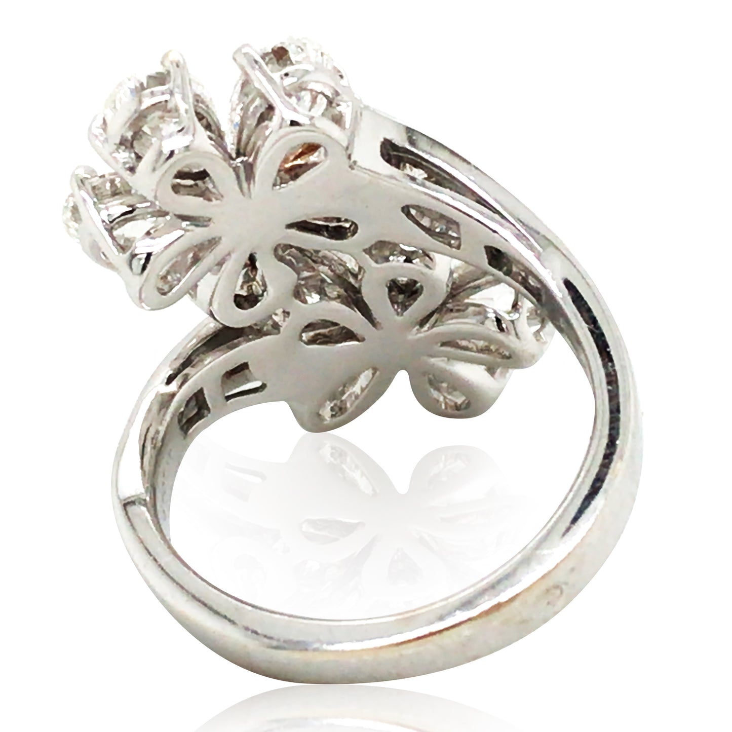 Bvlgari, 18K Gold Diamond Flower Ring