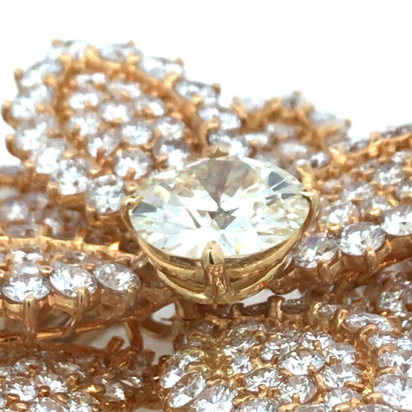 18K Gold Diamond Flower Brooch