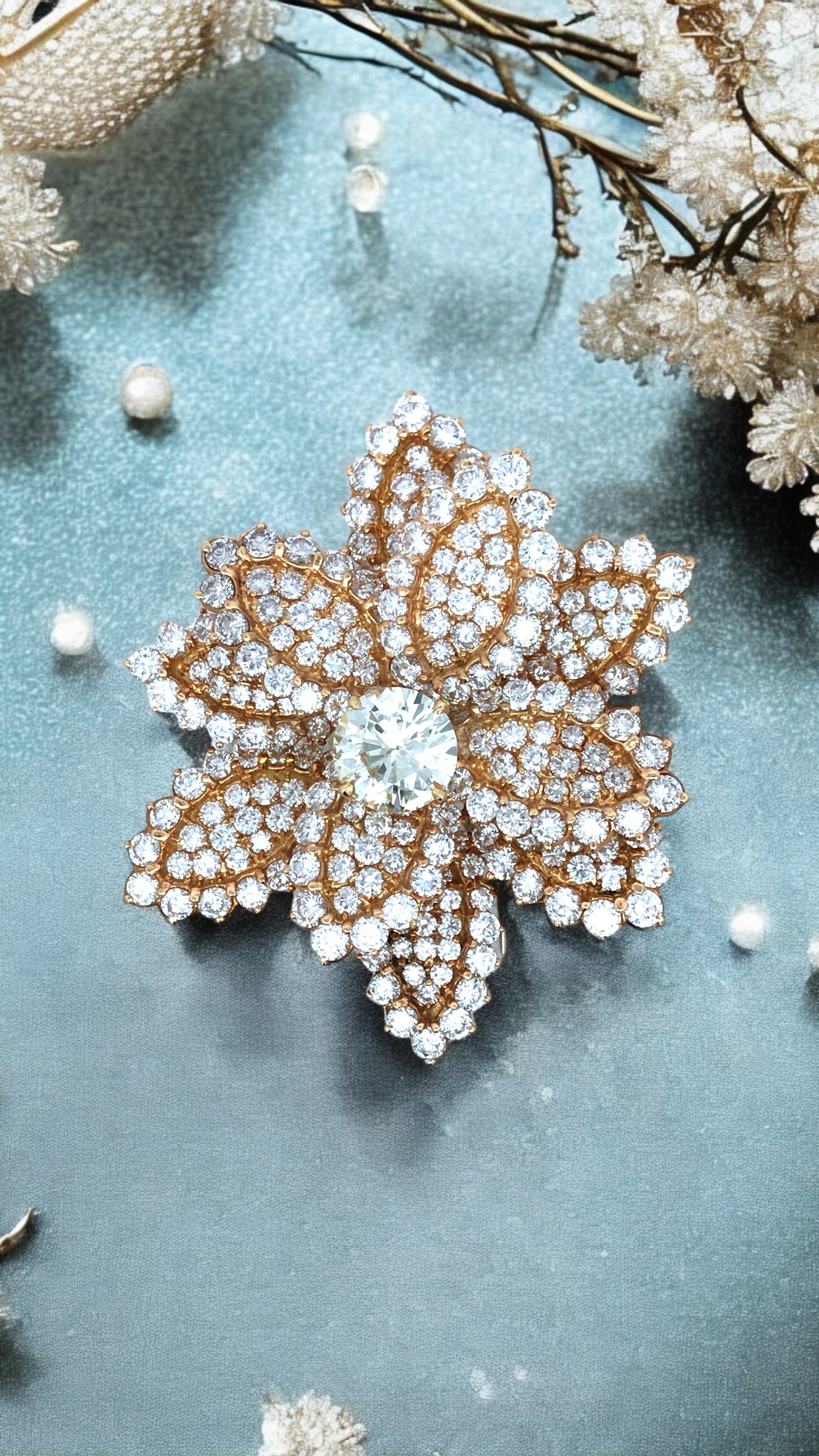 18K Gold Diamond Flower Brooch