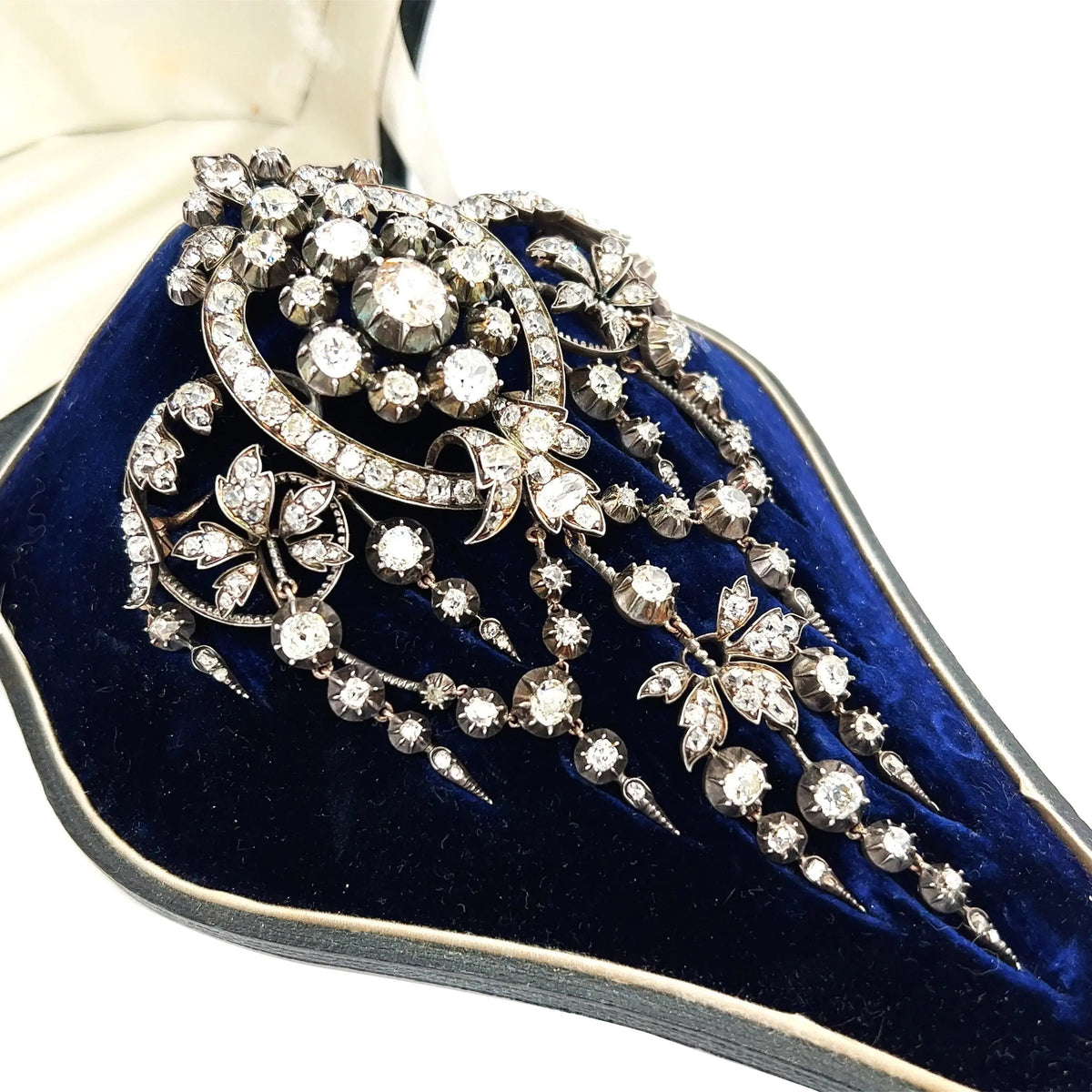 Bapst, Silver-top-Gold Diamond Brooch