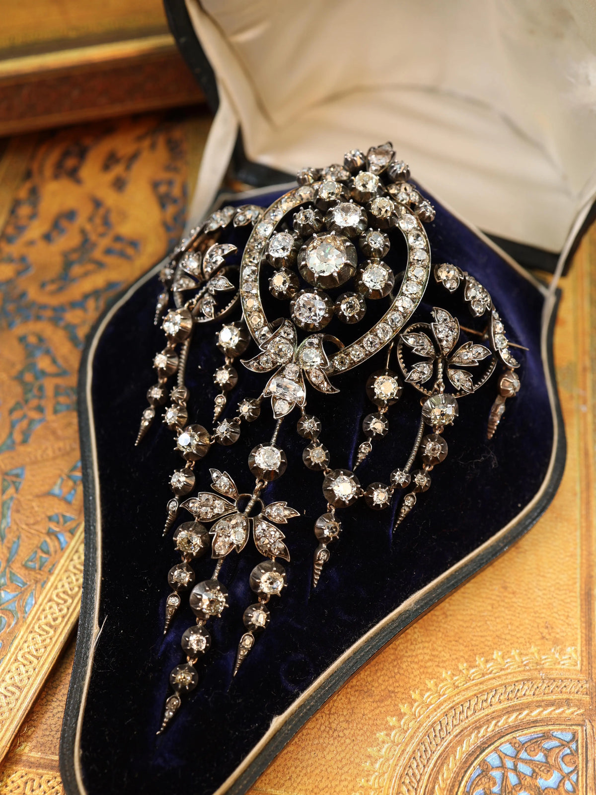 Bapst, Silver-top-Gold Diamond Brooch