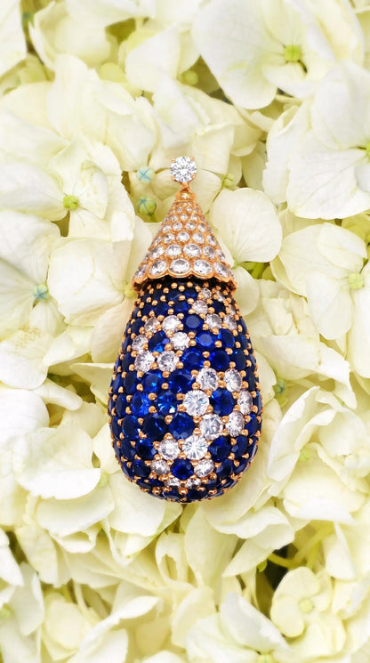 Van Cleef & Arpels, Sapphire Diamond Gold Pendant