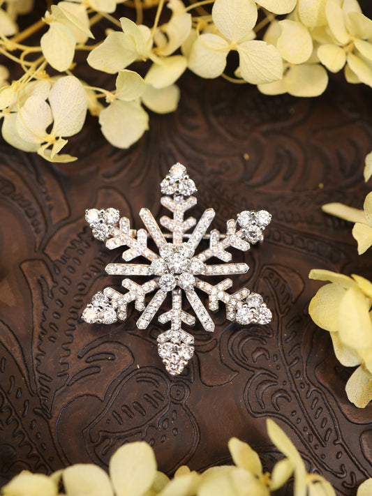 Van Cleef & Arpels, 18K Gold Diamond Snowflake Brooch