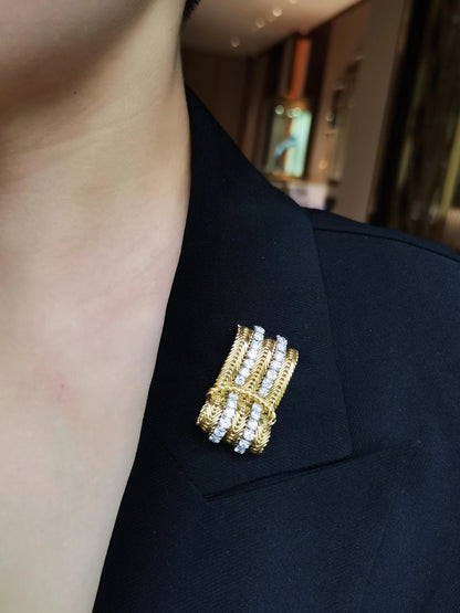 Van Cleef & Arpels, 18K Gold Diamond Brooch