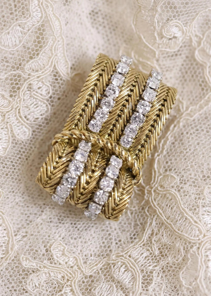Van Cleef & Arpels, 18K Gold Diamond Brooch