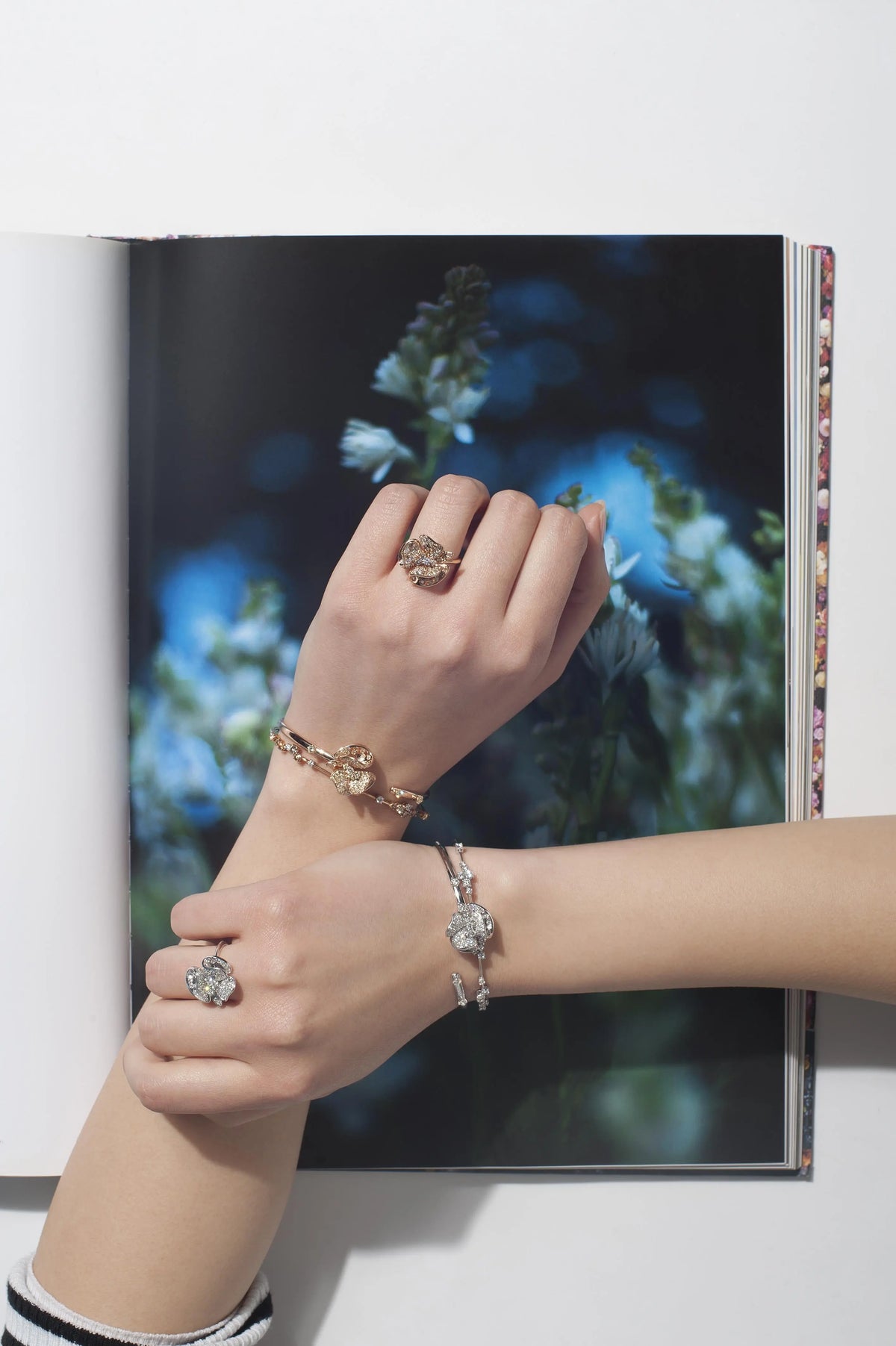 Ferri Firenze, 18K Gold Diamond Bangle