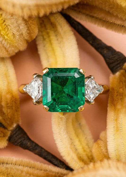 18K Gold 3.33ct Colombia minor Emerald Diamond Ring, AGL Lueur Jewelry