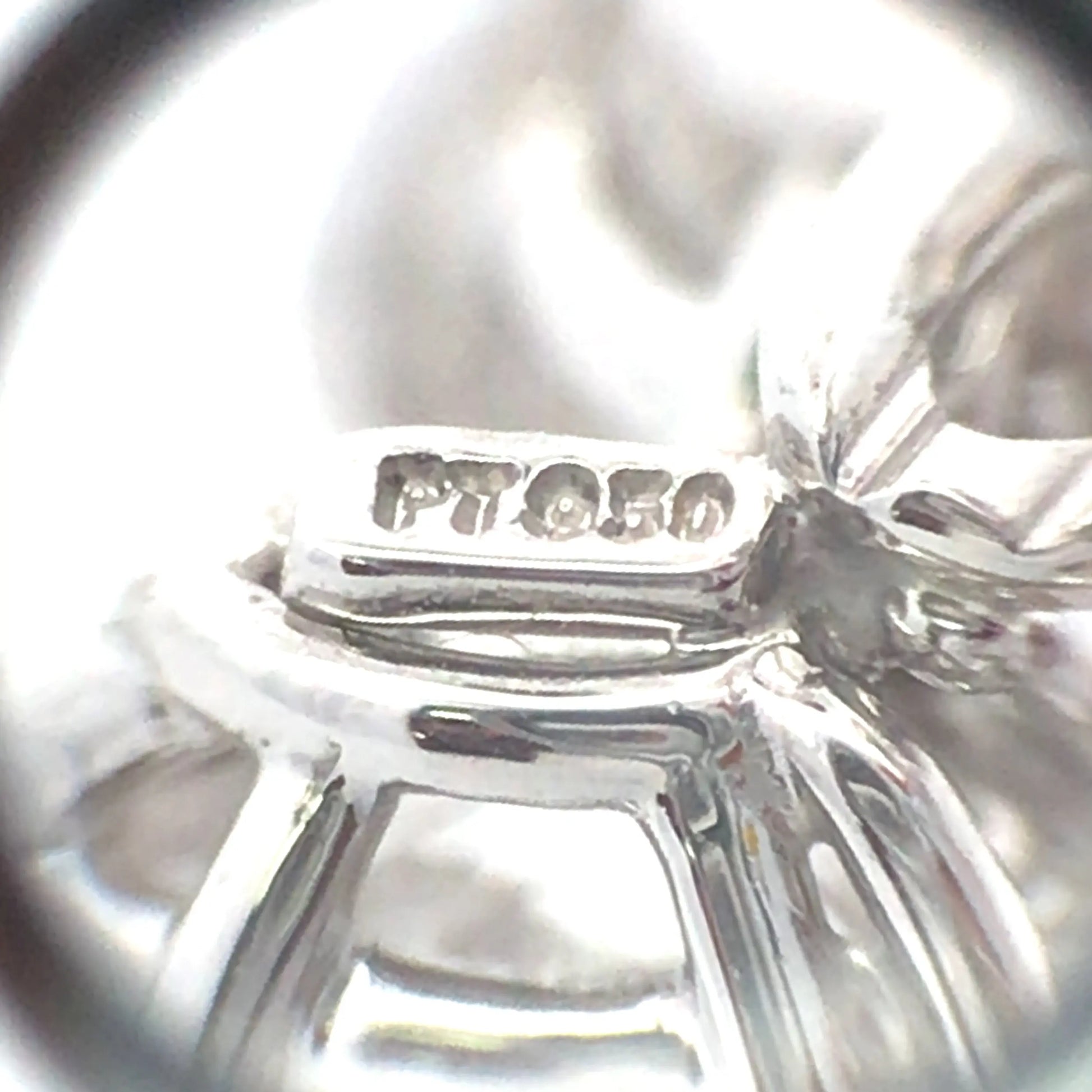 Harry Winston, Platinum Diamond Earrings, Valuation Harry Winston