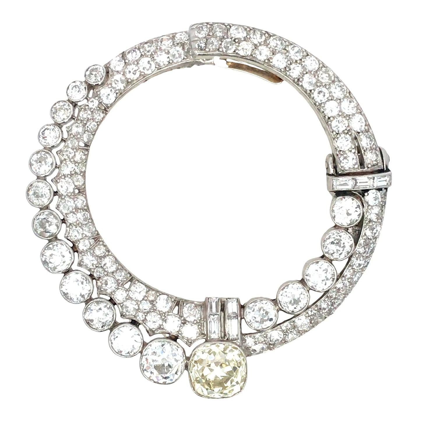 Van Cleef & Arpels, 18K Gold Diamond Circle Brooch, IAJA VCA