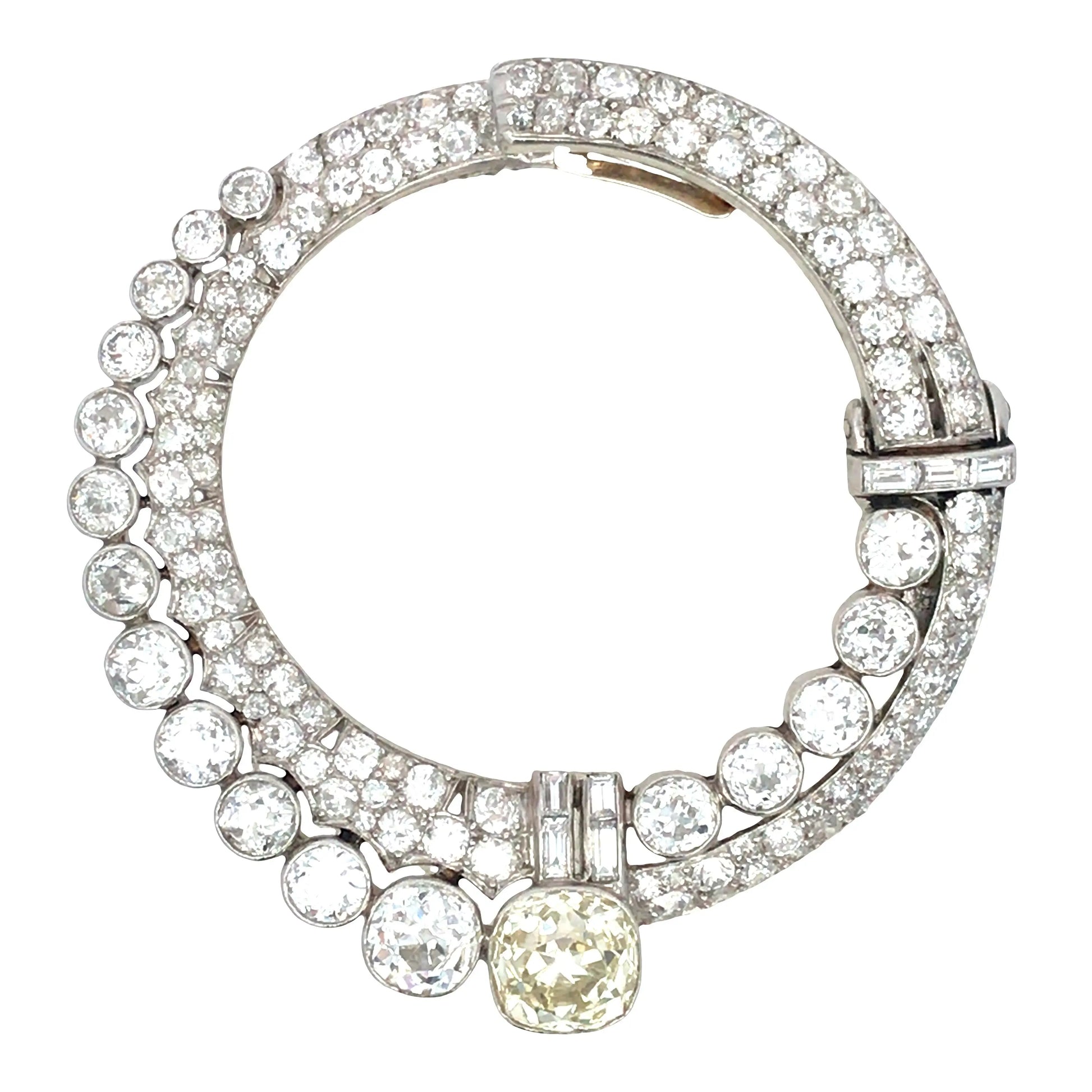 Van Cleef & Arpels, 18K Gold Diamond Circle Brooch, IAJA VCA