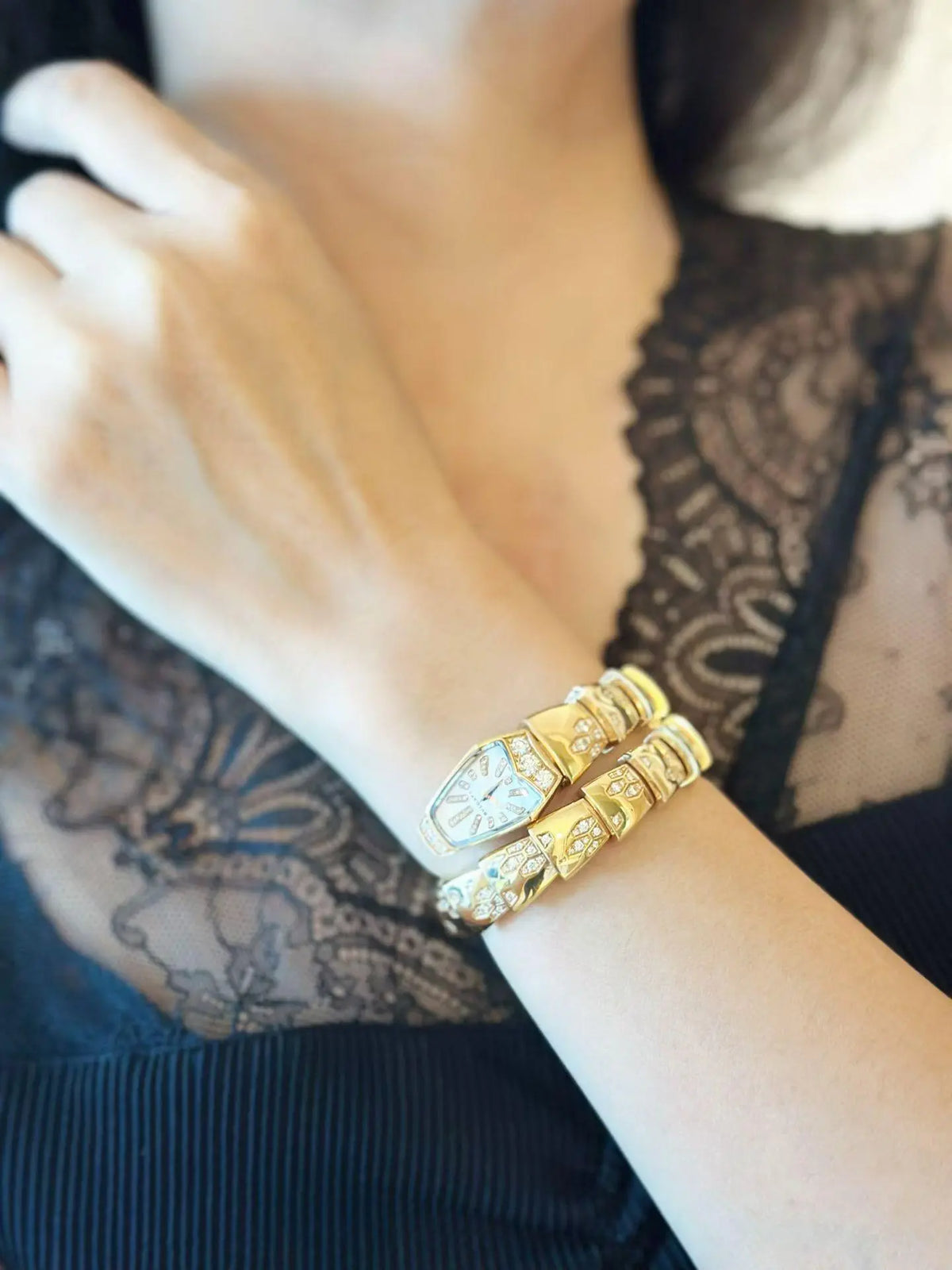 Bvlgari, 18K Gold Mother-of-Pearl Serpenti Quartz Wristwatch