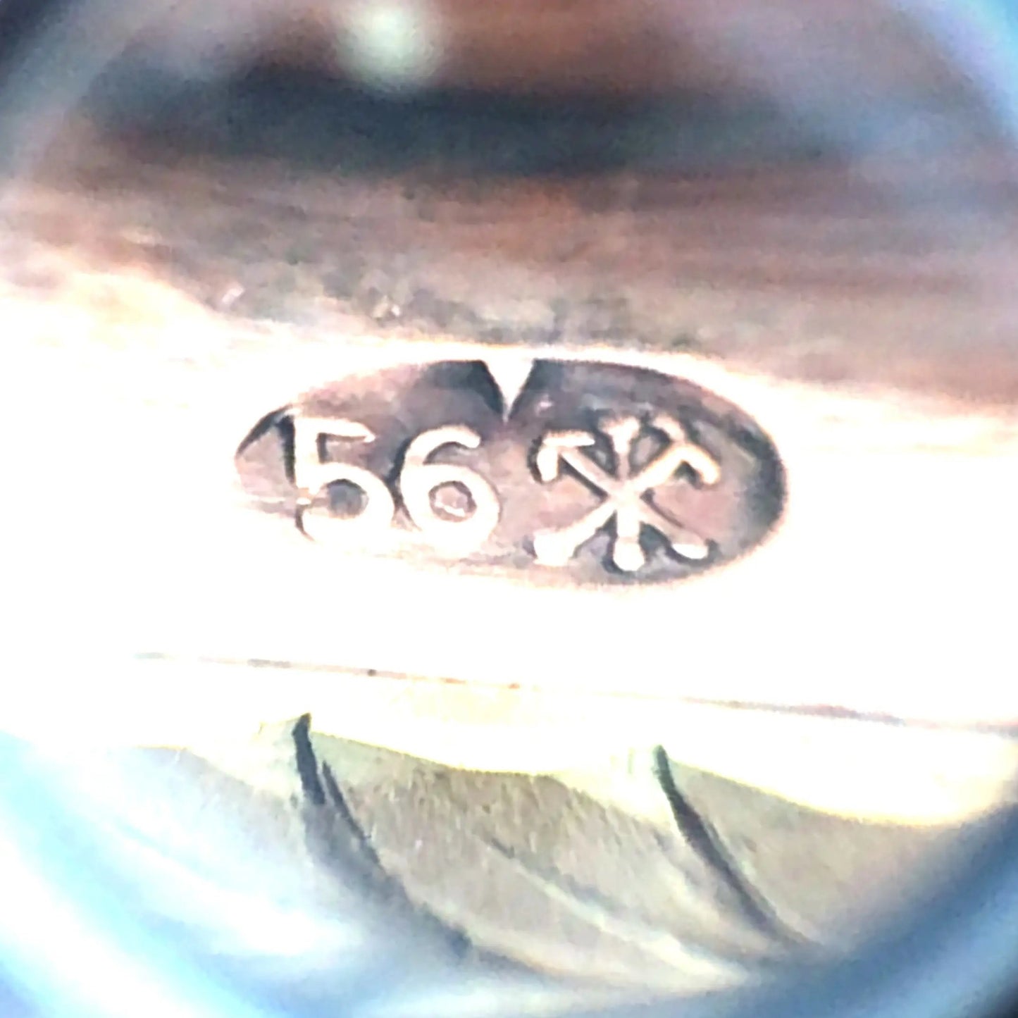 Round Gold Box with Jade Lueur Jewelry