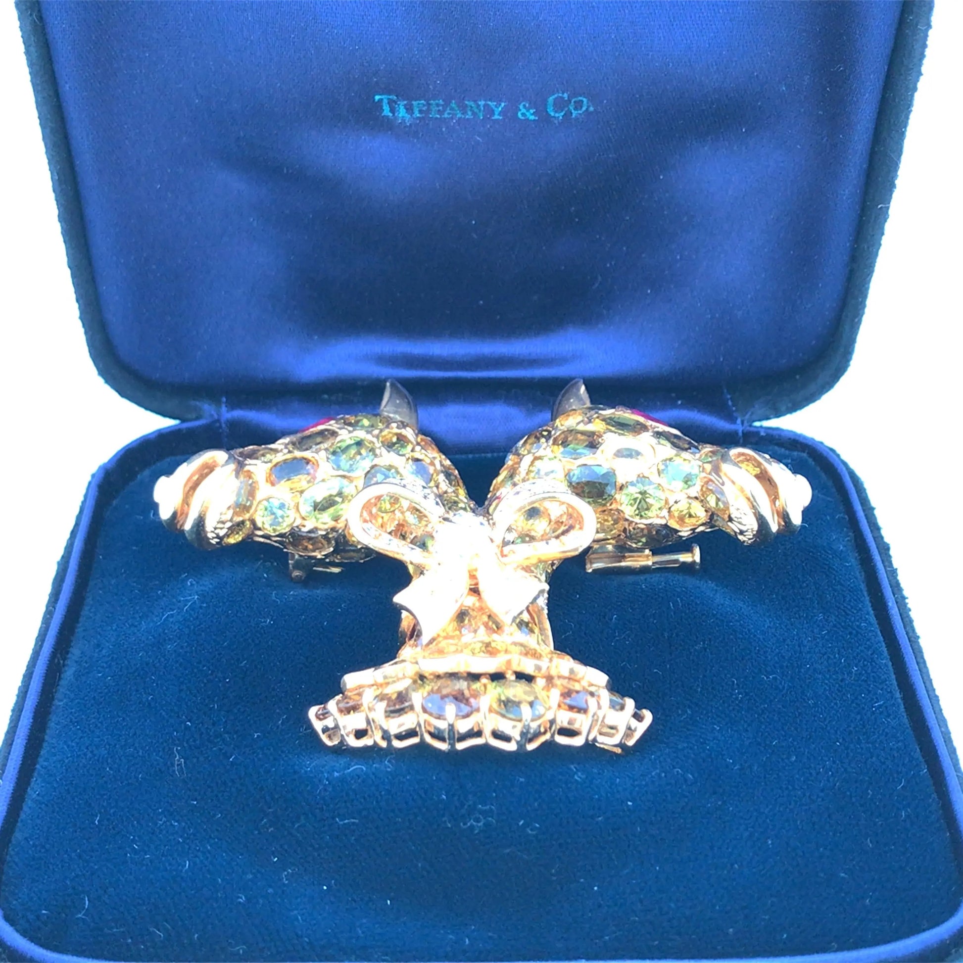 Tiffany Donald Claflin, 18K Gold Color Sapphire Diamond Giraffe Brooch Tiffany