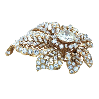 Bvlgari, 18K Gold Diamond Flower Brooch Bvlgari