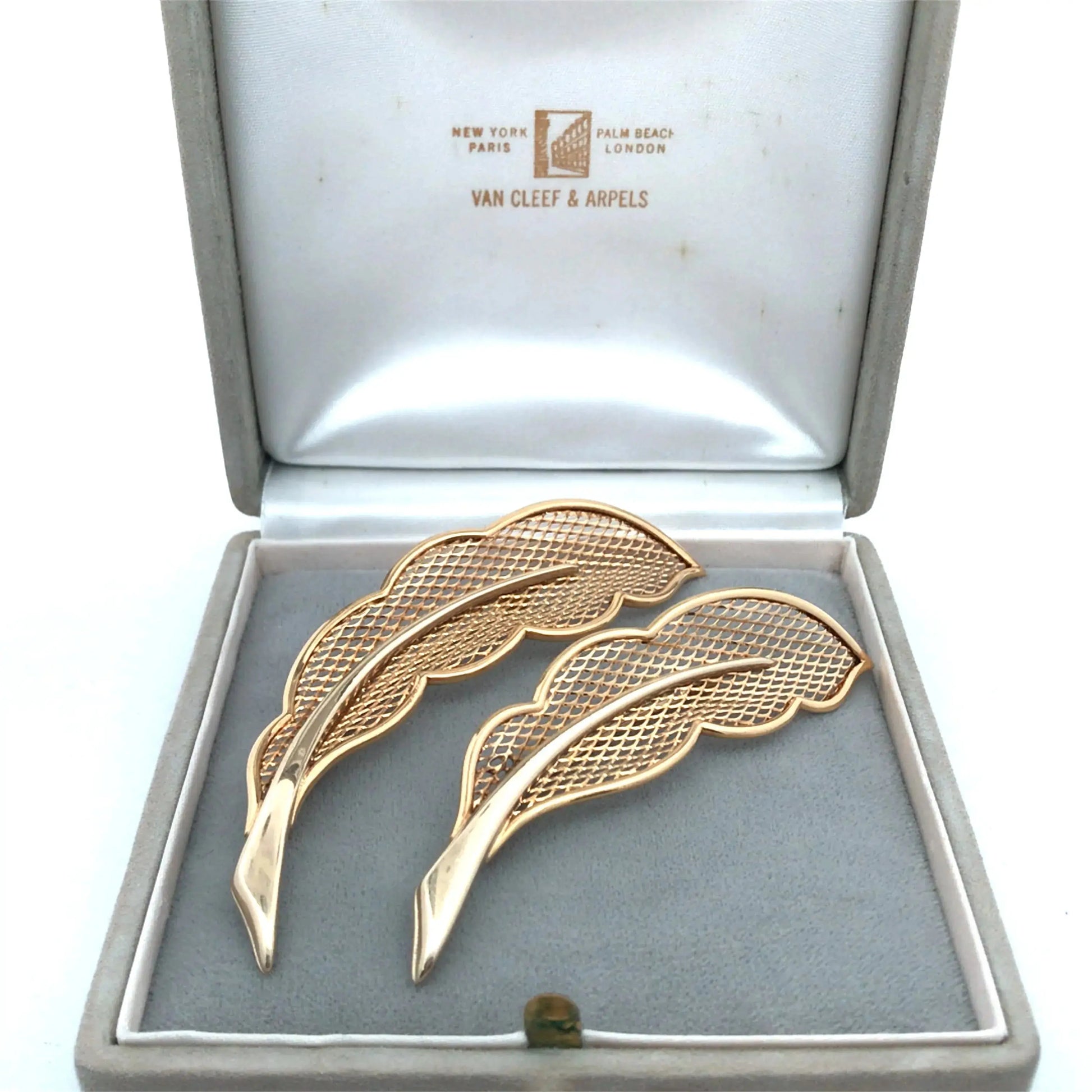 Van Cleef & Arpels, Pair of 18K Gold Feather Brooches VCA