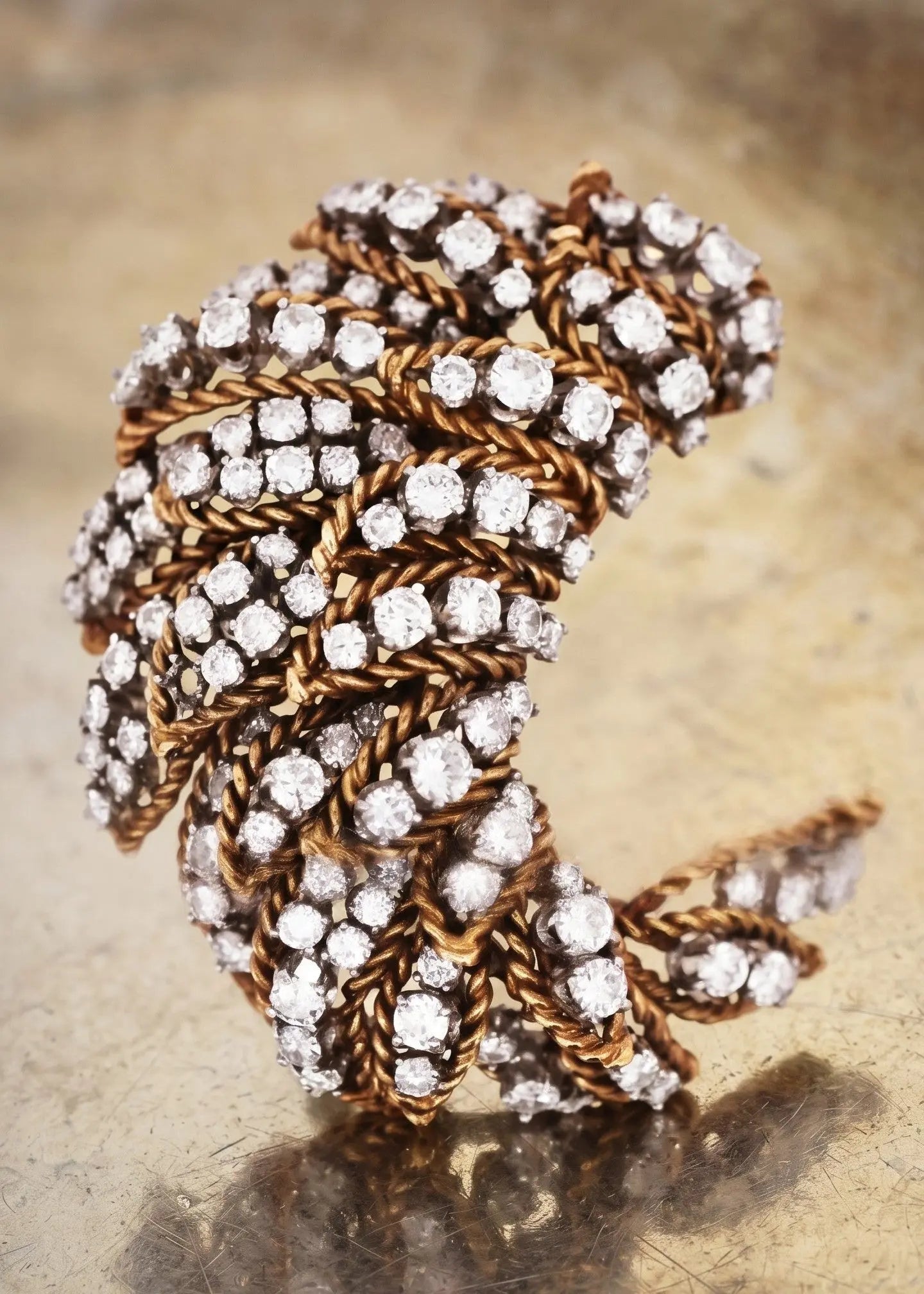 18K Gold Diamond Brooch Lueur Jewelry