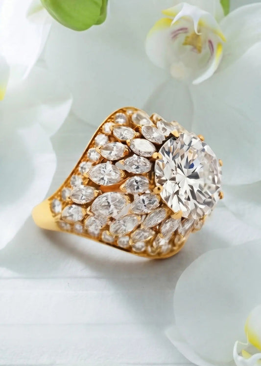 Van Cleef & Arpels, 18K Gold Diamond Ring, GIA