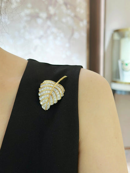 Van Cleef & Arpels, 18K Gold Diamond Leaf Brooch, IAJA
