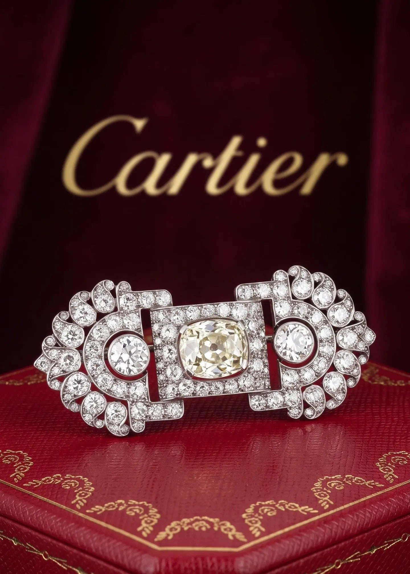 Art Deco, Platinum Diamond Brooch Lueur Jewelry