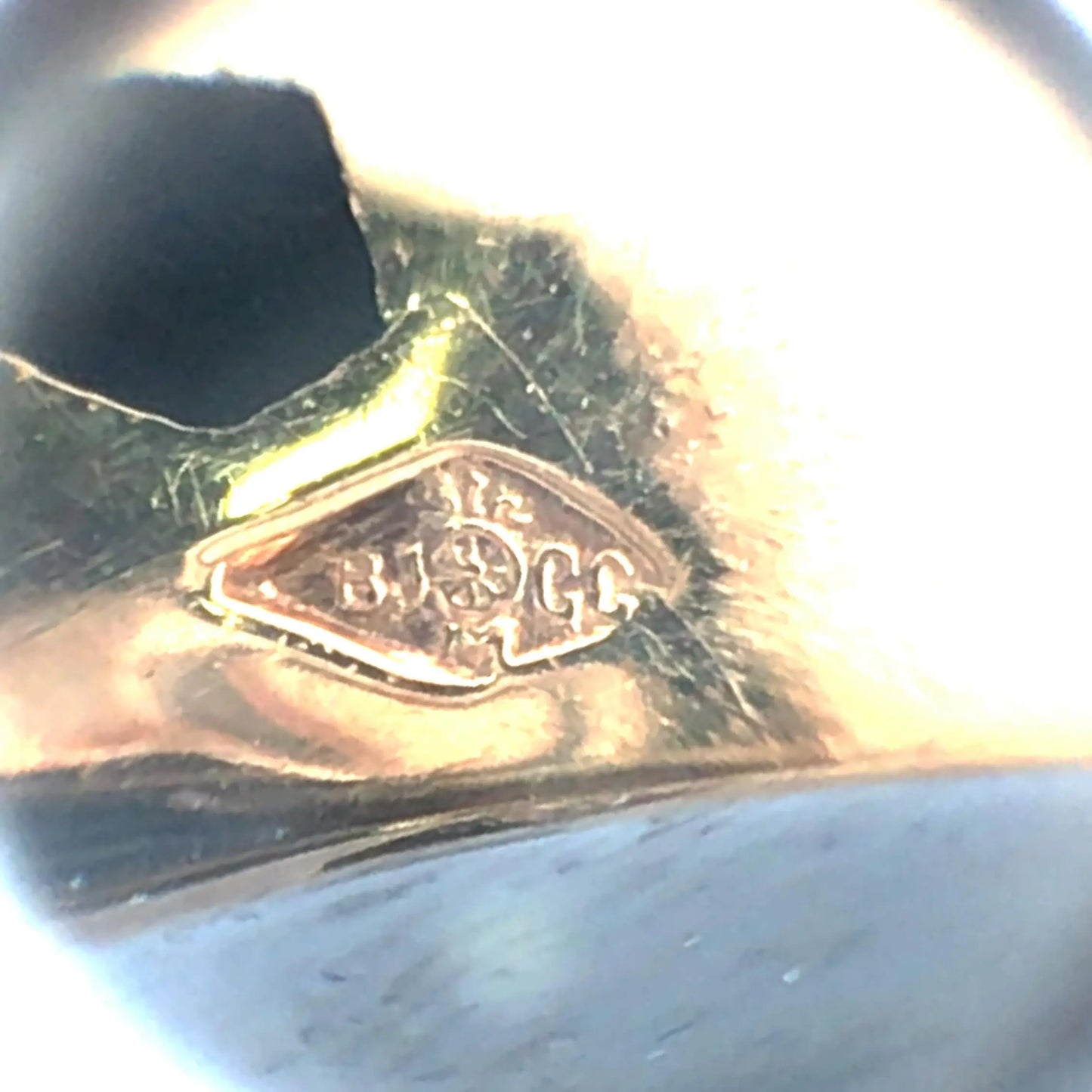 Cartier, 18K Gold Ceramic Panthere Pendant Necklace