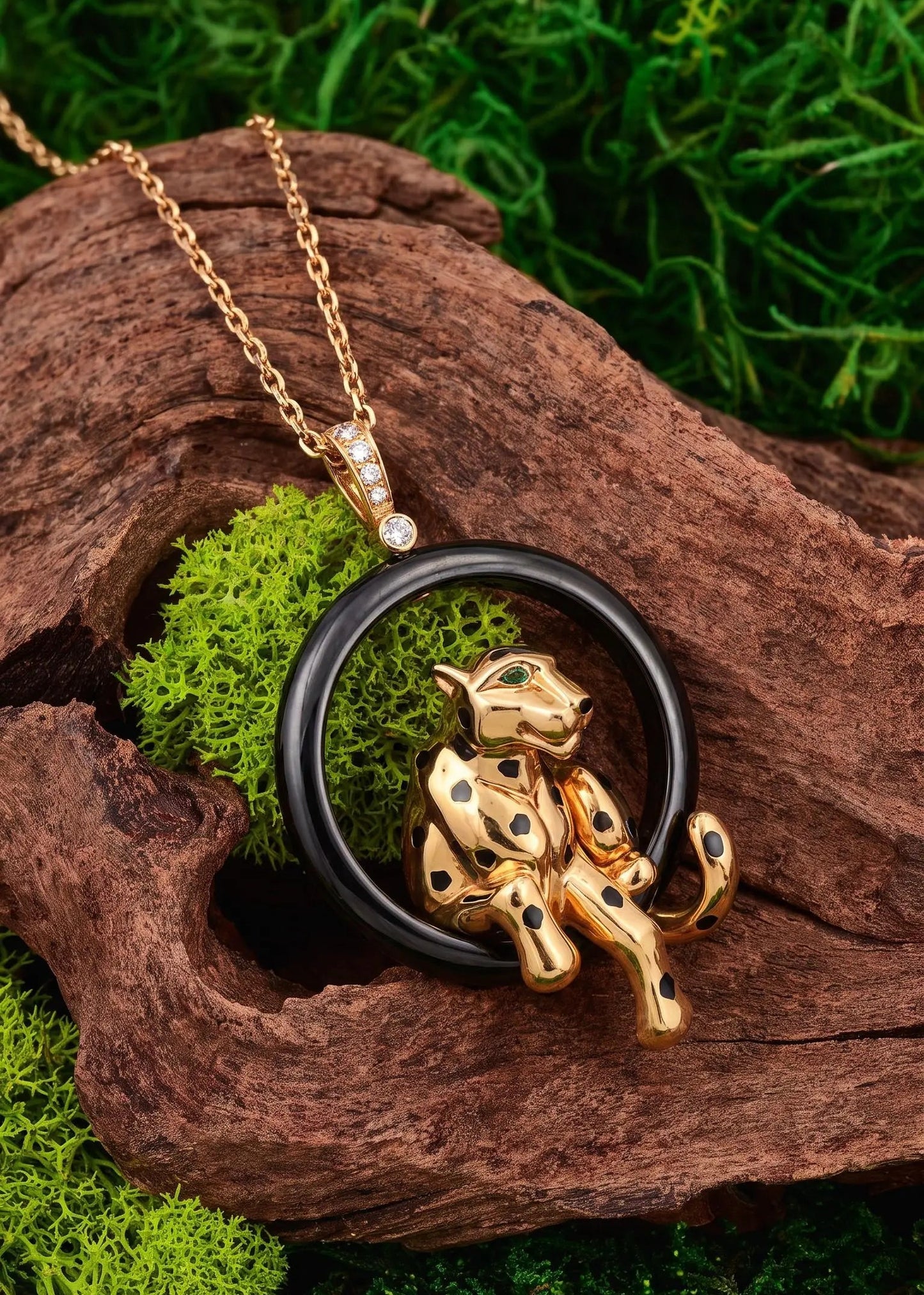 Cartier, 18K Gold Ceramic Panthere Pendant Necklace