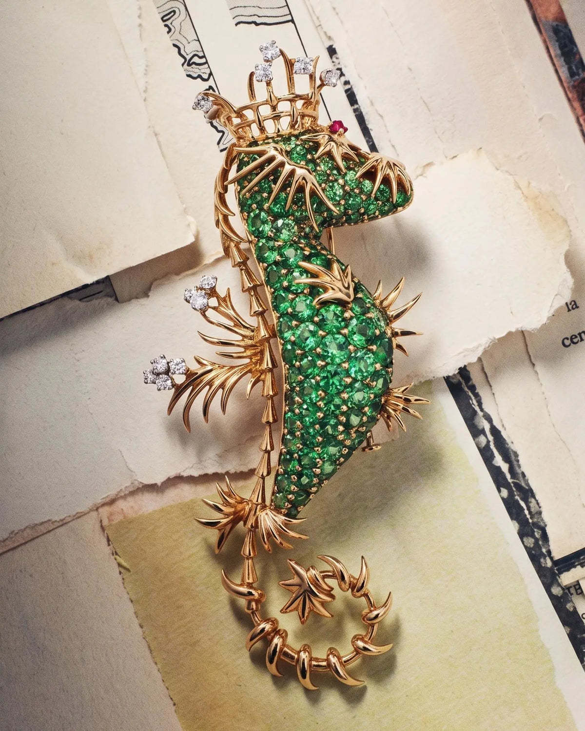 Tiffany Schlumberger, 18K Gold Tsavorite Diamond Seahorse Brooch