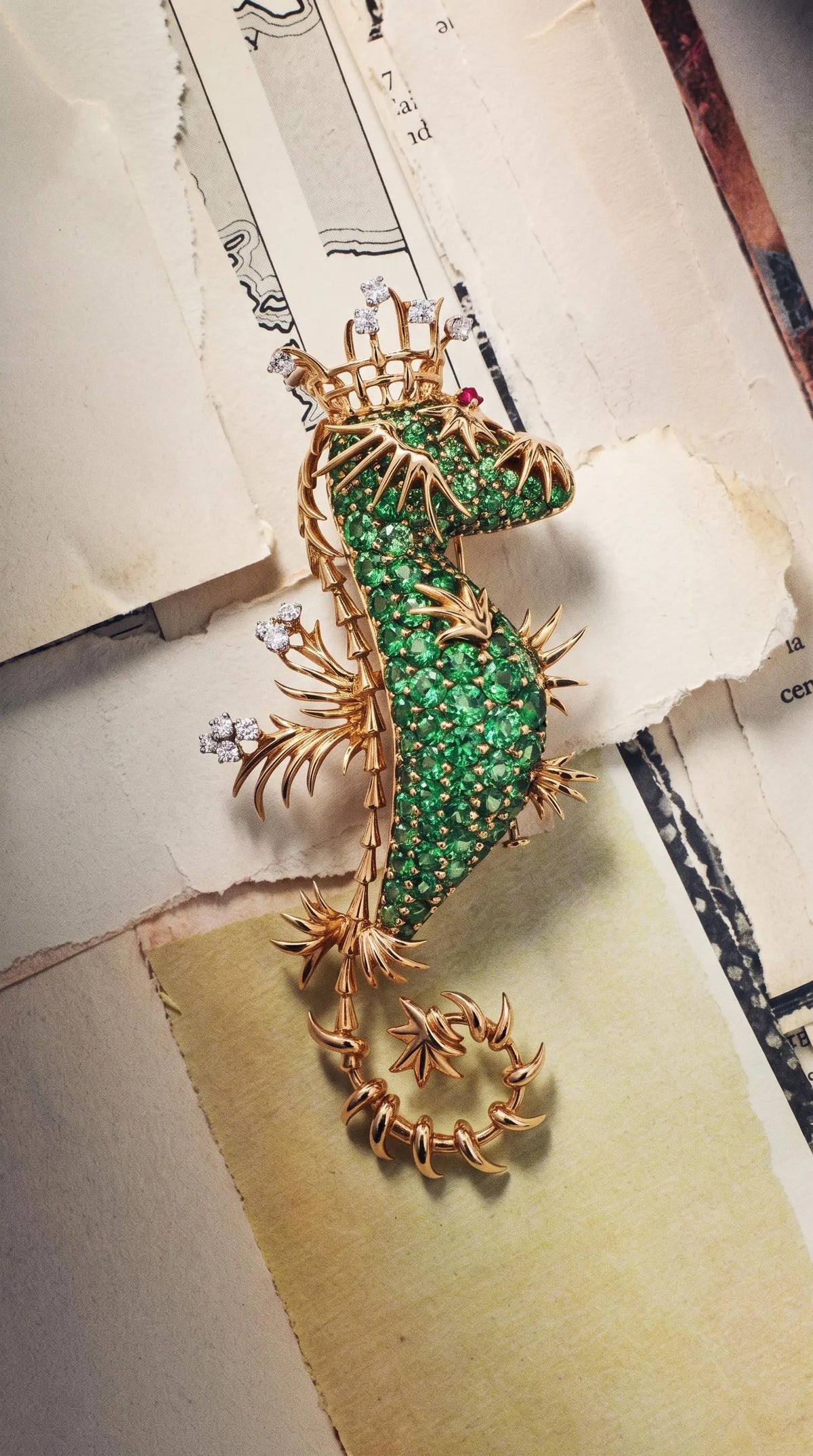 Tiffany Schlumberger, 18K Gold Tsavorite Diamond Seahorse Brooch