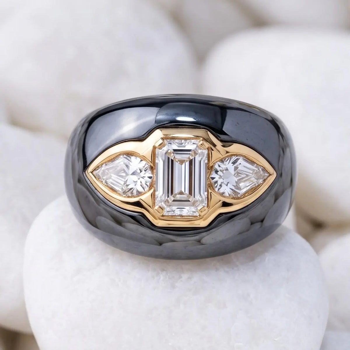 Bvlgari, 18K Gold Hematite Diamond Ring