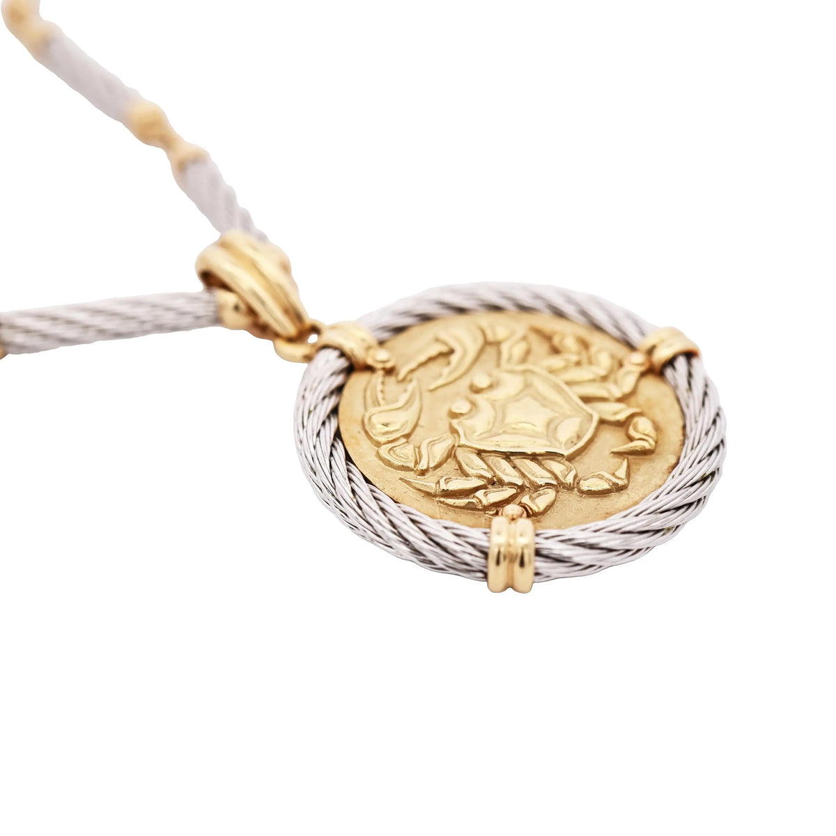 Fred Paris, 18K Gold Pendant Necklace