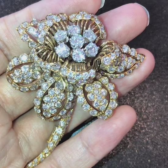David Webb, 18K Gold Diamond Flower Brooch, Certificate