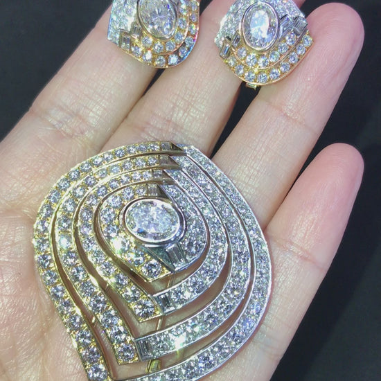 Bvlgari, 18K Gold Diamond Brooch and Earrings