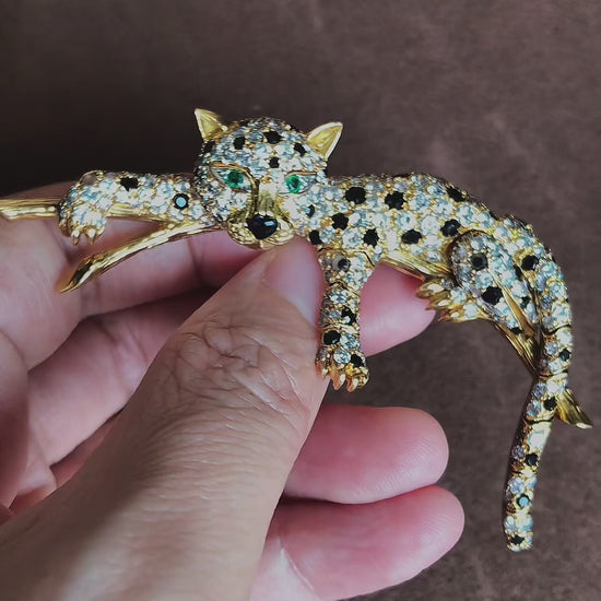 Van Cleef & Arpels, 18K Gold Diamond Onyx Emerald Feline Brooch