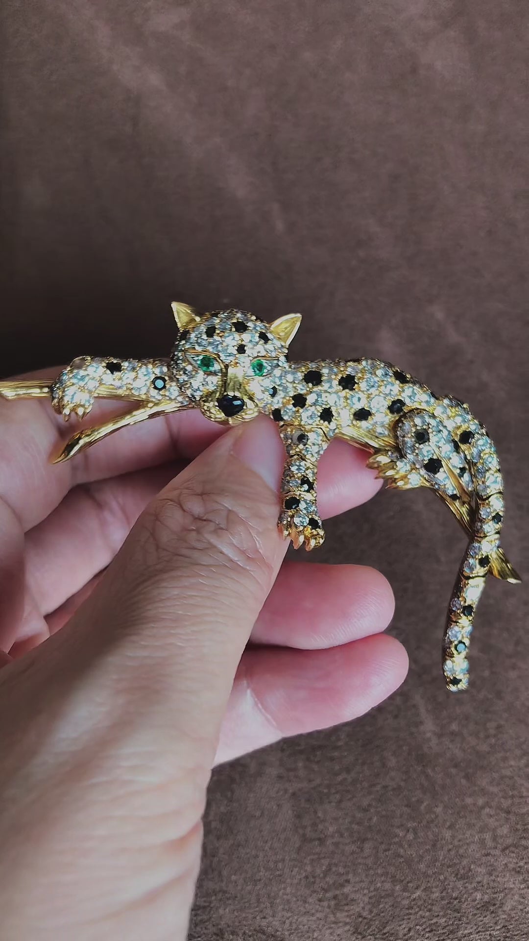 Van Cleef & Arpels, 18K Gold Diamond Onyx Emerald Feline Brooch