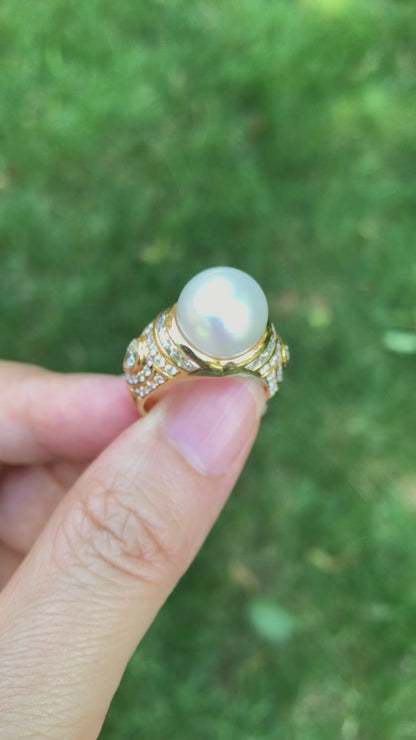 Bvlgari, 18K Gold Pearl Diamond Ring