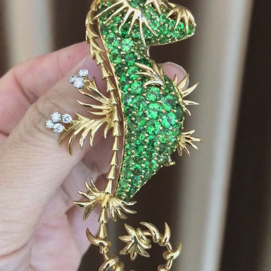 Tiffany Schlumberger, 18K Gold Tsavorite Diamond Seahorse Brooch