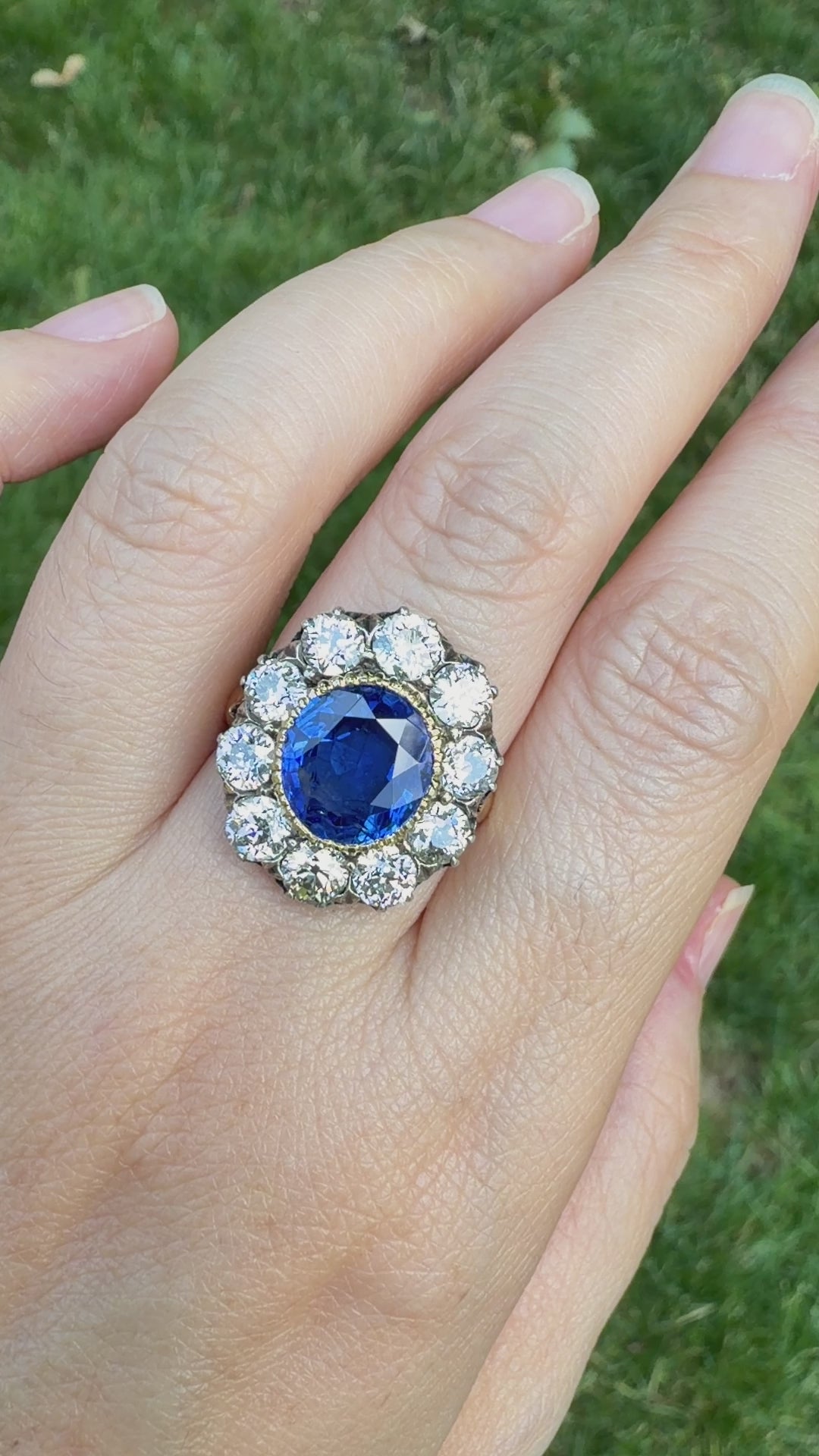 18K Gold 5.26ct Ceylon unheated Sapphire Diamond Ring, GRS
