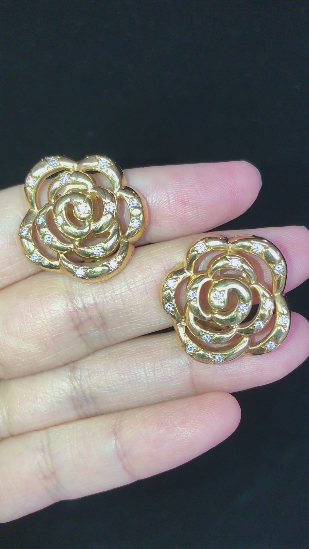 Van Cleef & Arpels, 18K Gold Diamond Camellia Earrings